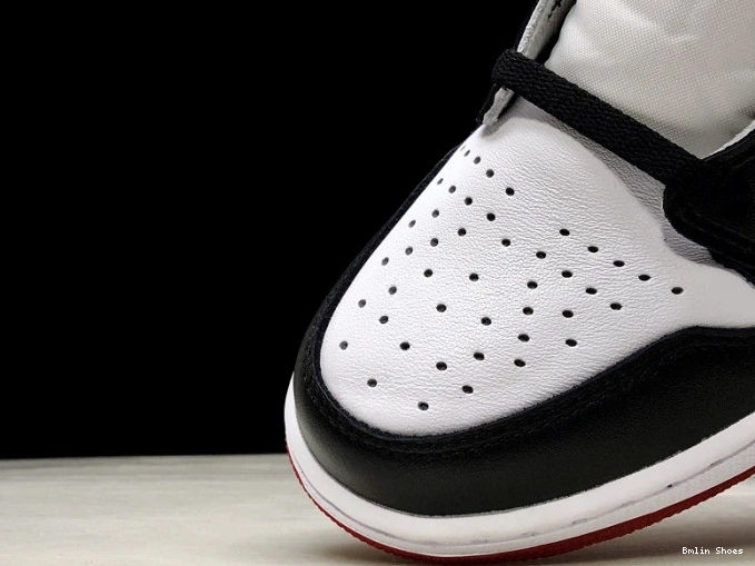 Bmlin Shoes 555088-125 Air Jordan 1 Black Retro Toe 0731